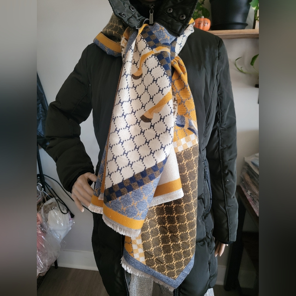 Large Stylish Horse Design Shawl Scarf Wrap - Picture 4 of 7
